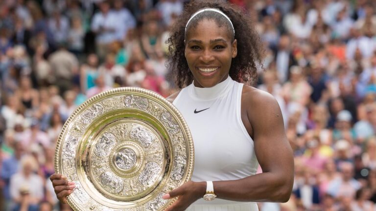 Zdá sa, že návrat Sereny Williamsovej do Wimbledonu sa po turnajovej chybe blíži