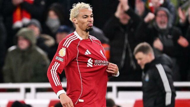 „Torresovský“ Ekitike straší dlhoročných obdivovateľov Newcastlu Hugo Ekitike oslavuje gól za Liverpool proti Newcastlu United na Anfielde