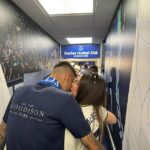 Priateľka Dwighta McNeila zasiahla do „krutého“ sveta futbalu po tom, čo sa jeho prestup do Crystal Palace na poslednú chvíľu zrútil.