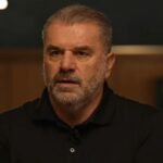 Ange Postecoglou označil Tottenham po odvolaní Thomasa Franka za „kuriózny klub“.
