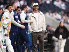 15 hráčov Tottenhamu, ktorí zostanú v klube počas nasledujúcich štrnástich dní Wilson Odobert a James Maddison budú v najbližších týždňoch pracovať v rôznych fázach zotavovania sa zo zranení ACL na Hotspur Way