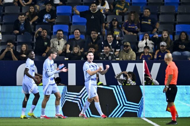Športové KC túžiace po páre vs. Rapids MLS: Športové Kansas City v LA Galaxy