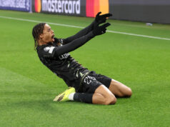 21:00 výkop: PSG flair , Barcola raketovo minula Jorgensena Download app from appStore