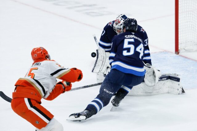 NHL: Anaheim Ducks vo Winnipeg Jets