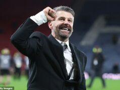 Aberdeen je blízko k vymenovaniu šéfa St Mirren Stephena Robinsona po strašnom nábehu formy, ktorý si vynútil prehodnotenie Aberdeen sa obrátil na manažéra St Mirren Stephena Robinsona, pretože chce zachrániť svoju sezónu a vyhnúť sa boju o zostup