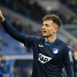 Agent bundesligového útočníka potvrdzuje kontakty Barcelony