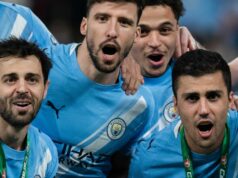 Agent hviezdy Man City otvára barcelonské prestupové rozhovory niekoľko dní po bombovom útoku Rodriho Bernardo Silva, Rodri a Erling Haaland z Manchestru City dvíhajú Carabao Cup