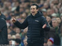 Ako by toto leto mohlo urobiť alebo zlomiť budúcnosť Aston Villy: Tri hviezdy, ktoré by mohli byť nútené predať, prečo si Unai Emery potrebuje oddýchnuť, problém s Emi Martinez a plány, ako zabrániť tomu, aby sa opakoval minuloročný chaos Zverenci Unaia Emeryho cestujú v nedeľu do Manchestru United, čo je masívny zápas v honbe za miestom v Lige majstrov, ale na domácej pôde idú do zápasu v zlej forme.