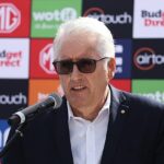 Predseda South Sydney Nick Pappas kritizoval Sydney Roosters po tom, čo boli Bunnies v piatok večer na tabuliach Allianz Stadium označený ako „hosťujúci tím“.