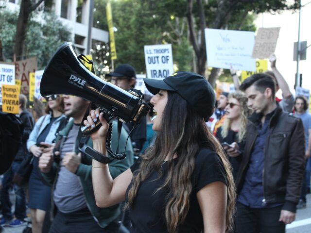 Ako iránska diaspóra v Los Angeles čelí vojne USA proti Iránu | Americko-izraelská vojna proti Iran News
