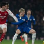 Alejandro Garnacho padne do oka Liamovi Roseniorovi počas tréningu Chelsea