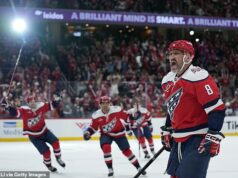Alex Ovečkin sa opäť zapísal do histórie, pretože hviezda Capitals dosiahla 1000-gólovú plató 20 rokov po tom, čo strelila svoj prvý gól Hviezda Washingtonu Capitals Alex Ovečkin strelil v nedeľu svoj 1000. gól v kariére