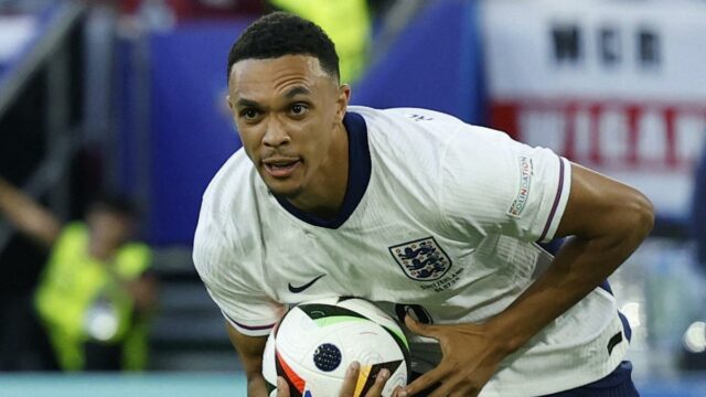 Alexander-Arnold musí akceptovať „nespravodlivé“ urážanie Anglicka, hovorí Tuchel Alexander-Arnold musí akceptovať „nespravodlivé“ urážanie Anglicka, hovorí Tuchel