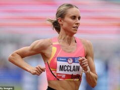 Americká hudobná hviezda kruto odoprela národný titul a cenu 20 000 dolárov kvôli úžasnej chybe úradníkov, ktorá zúfalo prosila Jess McClain (na snímke z roku 2024) prišiel o národný titul a cenu 20 000 dolárov