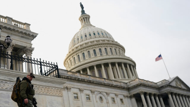 Americká snemovňa sa pripojila k Senátu, aby odhlasovala rezolúciu o vojnových mocnostiach | Donald Trump
