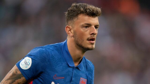 Ben White z Anglicka počas medzinárodného priateľského zápasu medzi Anglickom a Švajčiarskom na štadióne Wembley 26. marca 2022 v Londýne v Anglicku.