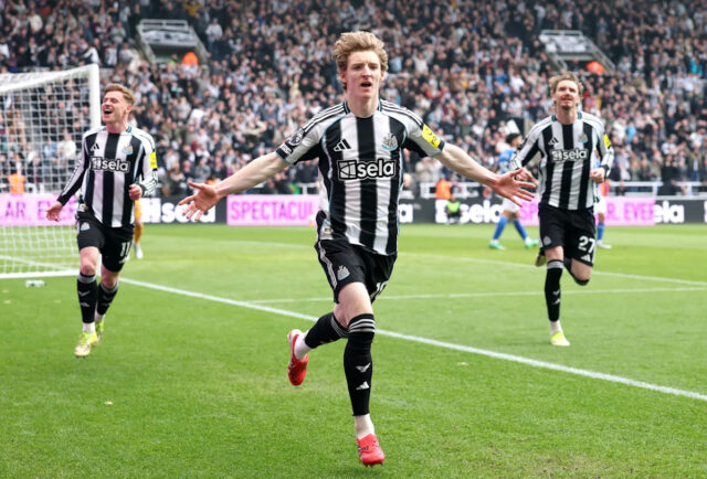 Anthony Gordon dosiahol 3️⃣ pri odraze s otváračom v derby Download app from appStore