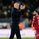 Arne Slot bol požiadaný o „hlúpe netaktiky“, keďže bol odhalený „arogantný“ kapitán