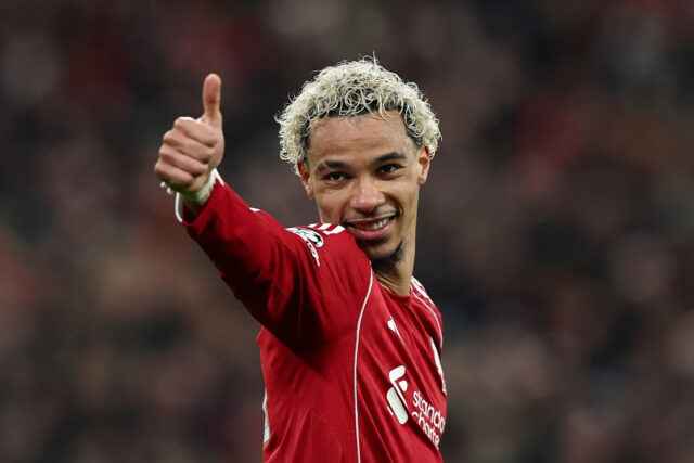 Arne Slot chváli svoj tím Liverpoolu za „dokonalé“ víťazstvo v Galatasarayi
