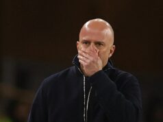 Arne Slot ľutuje ešte „ďalší neúspech“ po tom, čo Liverpool stratil pôdu pod nohami v pretekoch o Ligu majstrov po porážke od Wolves – keďže kapitán Virgil van Dijk zasiahol „nedbalým“ a „predvídateľným“ výkonom. Tréner Liverpoolu Arne Slot si posťažoval „ďalší neúspech“ po tom, čo jeho tím prehral so spodným klubom Wolves