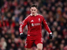 Arne Slot potvrdil zranenie Floriana Wirtza pred Liverpoolom vs Wolves Florian Wirtz z Liverpoolu sleduje zápas štvrtého kola Emirates FA Cup medzi Liverpoolom a Brighton & Hove Albion 14. februára 2026...