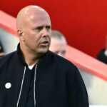 Arne Slot by mohol čeliť boju o udržanie svojej funkcie, ak Liverpool príde o Ligu majstrov