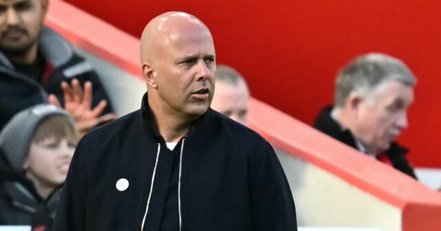 Arne Slot varoval, že ak Liverpool nedosiahne Ligu majstrov, bude Arne Slot by mohol čeliť boju o udržanie svojej funkcie, ak Liverpool príde o Ligu majstrov