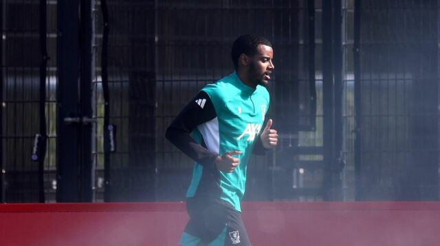 Alexander Isak počas tréningu Liverpoolu