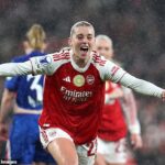 Alessia Russo strelila Arsenalu tretí gól proti Chelsea vo štvrťfinále Ligy majstrov