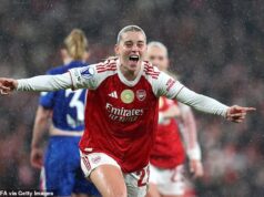 Arsenal 3-1 Chelsea: Kanonieri na sedadle vodiča, keď Chloe Kelly a spol. Alessia Russo strelila Arsenalu tretí gól proti Chelsea vo štvrťfinále Ligy majstrov