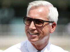 Arsenal: Pardew strelí Gunners ‚hviezdičku‘ ako odpoveď na Lauru Woodsovú: ‚Koľko trofejí?‘ Arsenal: Pardew strelí Gunners 'hviezdičku' ako odpoveď na Lauru Woodsovú: 'Koľko trofejí?'