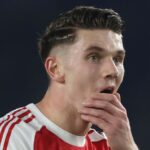 Arsenal čelí bombe v „pretekoch o titul“ a „rozhodnutí manažéra“ po ohromujúcom „vstupe“ Spurs