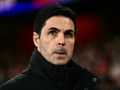 Arsenal čelí problému, keďže Mikel Arteta sa zameriava na bezplatný prestup pre žiadanú hviezdu KOLÍN NAD RÝNOM, NEMECKO - 7. marca: Julian Brandt počas bundesligového zápasu medzi 1. FC Kln a Borussiou Dortmund na RheinEnergieStadion 7. marca 2026 v nemeckom Kolíne nad Rýnom. (Foto: Vitalii Kliuiev/Getty Images)