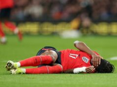 Arsenal má obavy zo zranenia, keď Noni Madueke po ťažkom údere odišiel do Anglicka Arsenal má obavy zo zranenia, keď Noni Madueke po ťažkom údere odišiel do Anglicka