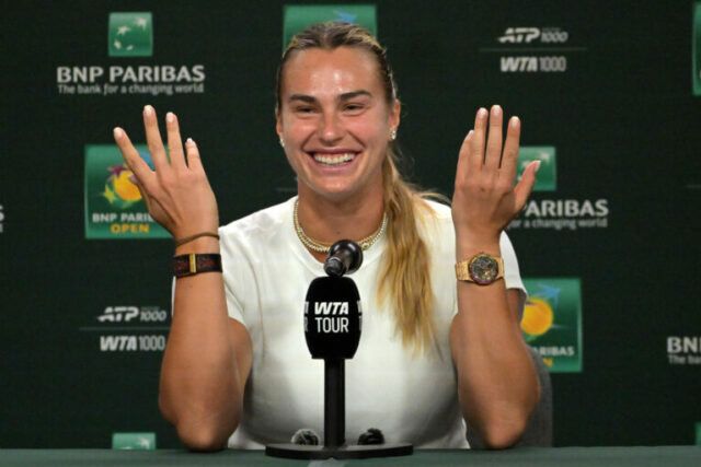 31. januára 2026; Melbourne, Viktória, Austrália; Aryna Sabalenka v akcii proti Elene Rybakinovej z Kazachstanu vo finále ženskej dvojhry na Australian Open v Rod Laver Arene v Melbourne Parku. Povinný kredit: Mike Frey-Imagn Images