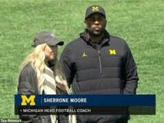 Asistentka Sherrone Mooreovej Paige Shiverová prerušila mlčanie niekoľko dní po škandalizovanom právnom víťazstve trénera Michiganu Paige Shiver, bývalá výkonná asistentka Sherrone Moorea, prelomila svoje mlčanie po tom, čo boli vznesené obvinenia z domovej invázie, prenasledovania a vlámania sa proti nemu.