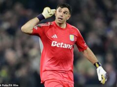 Aston Villa 2-0 Lille (3-0 na agg): Emi Martinez opäť hrá zázračnú aj nafúkanú obchodníkku, píše TOM COLLOMOSSE – keď sa argentínsky strelec vracia, aby strašil francúzskych fanúšikov Milujte ho alebo nenáviďte, Emi Martinez je jedným z najsledovanejších hráčov v Premier League