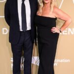 Bývalý šéf Socceroos Graham Arnold prezradil, že je v bezpečí v dubajskom hoteli po tom, čo séria iránskych rakiet zachytila, že austrálska futbalová legenda a jeho manželka Sarah sa nedávno obávali o svoj život vo Fujairah na východnom pobreží Spojených arabských emirátov.