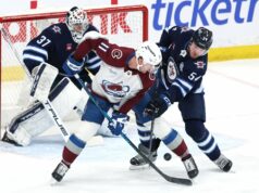 Avs edge Jets ako líder gólov NHL Nathan MacKinon vsietil dvojicu NHL: Colorado Avalanche vo Winnipegu Jets