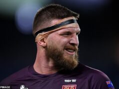 Bad boy futbalová hviezda Josh McGuire vyhral na súde po obvinení z napadnutia a škrtenia dieťaťa Bývalá hviezda Queensland Origin Josh McGuire čelí obvineniam z uškrtenia a bežného napadnutia, údajne proti dieťaťu.