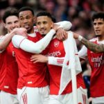 Bankárska taktika Mikela Artetu sa opäť vypláca, pretože Arsenal využíva šialenstvo Chelsea