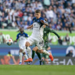 Barcelona bude musieť vyplatiť 40 miliónov eur, aby podpísala 19-ročný defenzívny talent