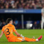 Barcelona sa obáva, že Joan Garcia by mohol chýbať vo štvrťfinále UCL