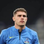 Barcelona verí, že môže získať stredného obrancu Premier League za menej ako 65 miliónov eur