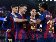 Barcelona zasiahla SEDEM, aby zničila Newcastle a ukončila sen o Lige majstrov – 5 bodov BARCELONA, ŠPANIELSKO – 18. marca: Sklíčený Dan Burn z Newcastlu United počas zápasu 2. kola 2. kola Ligy majstrov UEFA 2025/2026 medzi FC Barcelona a Newcastle United FC na Camp Nou 18. marca 2026 v Barcelone v Španielsku. (Foto: Robbie Jay Barratt - AMA/Getty Images)