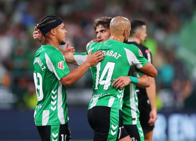 Barcelona zvažuje návrat hviezdy Realu Betis Barcelona zvažuje návrat hviezdy Realu Betis