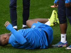 Bayer Leverkusen trpí neskorým strachom zo zranení Arsenalu, keď hráč zastavuje na tréningu Christian Kofane