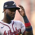 Hviezda Atlanta Braves Jurickson Profar vynechá celú sezónu 2026 MLB po tom, čo bola údajne zamietnutá jeho žiadosť o pozitívny test na drogy zvyšujúce výkonnosť.