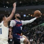 NBA: Los Angeles Clippers v Milwaukee Bucks