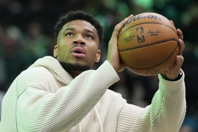 NBA: Cleveland Cavaliers v Milwaukee Bucks